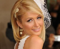 Paris Hilton Dituntut 350 Juta