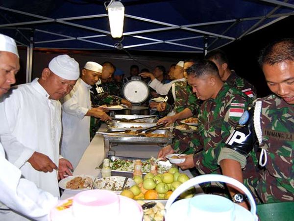 Kontingen Garuda Buka Bersama