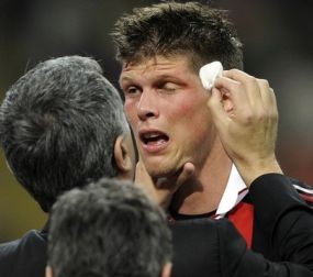 Siapa Menampung Huntelaar?