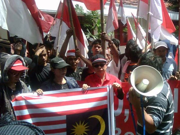 Bendera Kembali Demo Malaysia