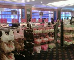 Lagi, Sale Pierre Cardin & Contempo Hingga 70%