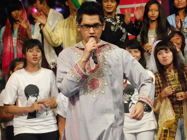 Afgan Berbaju Muslim