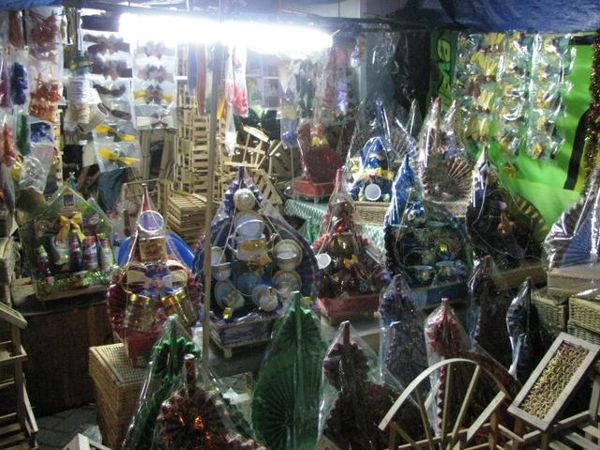 Berburu Parcel Lebaran di Cikini