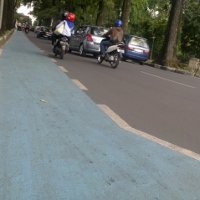 Belum Genap 1 Bulan, Cat Jalur Khusus Sepeda Sudah Mengelupas