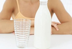 Minum Susu Mampu Hilangkan Bau Bawang Putih