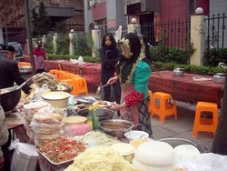 Bazaar Makanan Halal di Changde Lu
