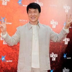 Dikecam di Twitter, Jackie Chan Minta Maaf
