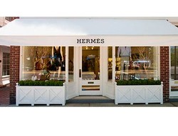 Produk Fashion Palsu, Merugikan Atau Menguntungkan?