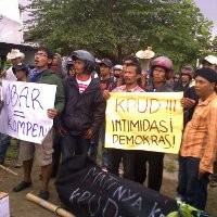 Kantor KPU Kab Bandung Didemo Massa