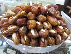 Manfaat Dahsyat Kurma Plus Kacang