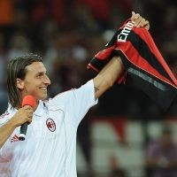 Ibra Dapat Nomor Sial 11, Robinho 70