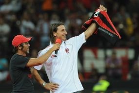 Ibra Dapat Nomor Sial 11, Robinho 70