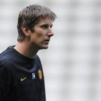Van der Sar Belum Pikirkan Pensiun
