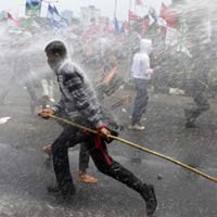 Redakan Ketegangan Buol, Polisi Harus Jelaskan Kematian Kashmir 