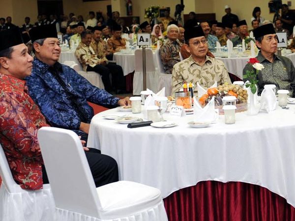 SBY Buka Puasa di Mabes Polri