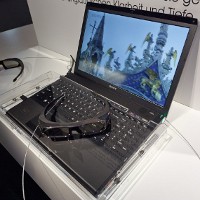  Sony Janjikan Laptop 3D dengan Kacamata Istimewa 