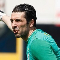 Juve Tak Sertakan Buffon di Skuad Eropa
