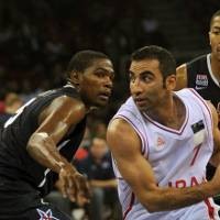 Cheerleaders Tertutup, AS Atasi Iran