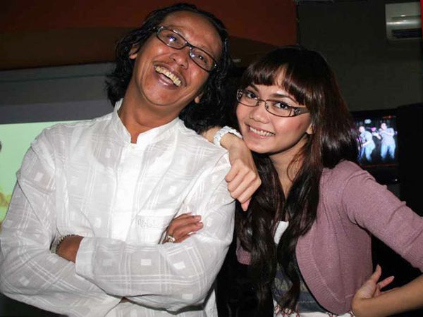 Mandra Mengejar Cinta Rina 