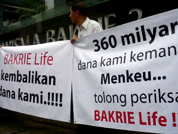 Nasabah Bakrie Life Serbu Wisma Bakrie