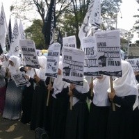 Massa HTI Jabar Kecam Rencana Pembakaran Quran