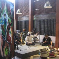 Bantu Korban Kebakaran, Seniman Tukar Lukisan dengan 1.000 Sak Semen