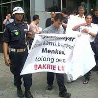 Datangi Wisma Bakrie, Nasabah Bakrie Life Diusir Satpam dan Polisi