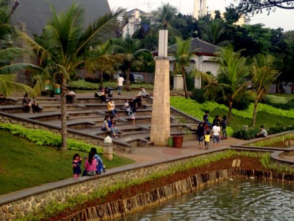 Ngabuburit ke Taman Ayodya