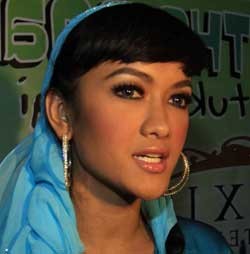 Ramadan, Julia Perez Pacaran Setelah Buka Puasa