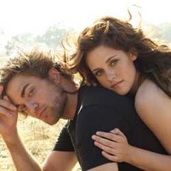 Robert Pattinson Awasi Kristen Stewart Beradegan Intim