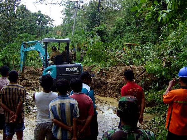 Longsor Terjang Malang