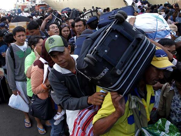 Pemudik Serbu Pelabuhan Tanjung Priok