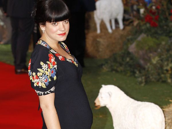 Lily Allen Hamil 5 Bulan