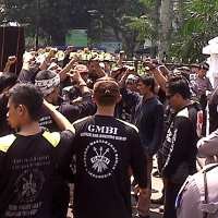 Kecam Kartu Lebaran, Massa GMBI Geruduk Gedung Sate