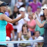Wozniacki Buat Sharapova Out