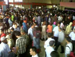 Lokomotif Rusak, Penumpang KRD Keleleran