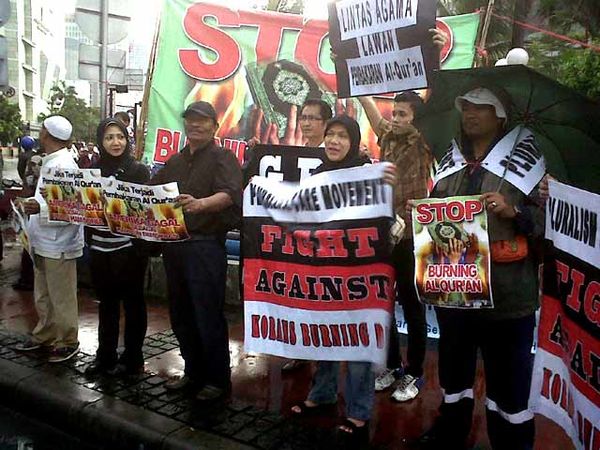 Demo Tolak Pembakaran Al Quran di AS