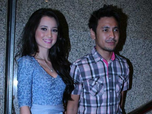 Julie Estelle & Ello Tampil Bersama
