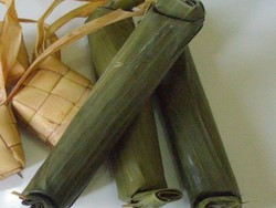 Lontong Praktis Buatan Sendiri