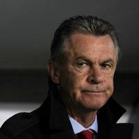Hitzfeld Marah pada Pemain dan Wasit