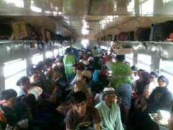 H-2, Penumpang KA Pasar Turi Diperkirakan Lebih 2 Ribu Orang