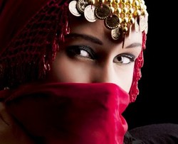 Make-Up Cantik Untuk Pengguna Jilbab 