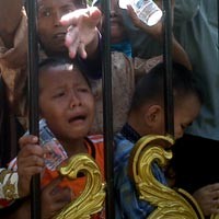  Kecewa Tak Bertemu SBY, Ratusan Warga Tinggalkan Istana