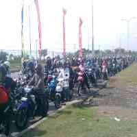 Usai Salat Id, Jembatan Suramadu Diserbu