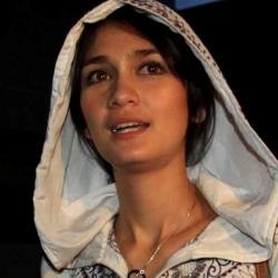 Luna Maya Terlihat Lebih Segar Saat Lebaran