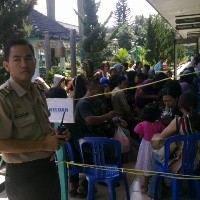 Ogah Kecolongan, Pria Pembesuk Dihadiahi Cap Tinta