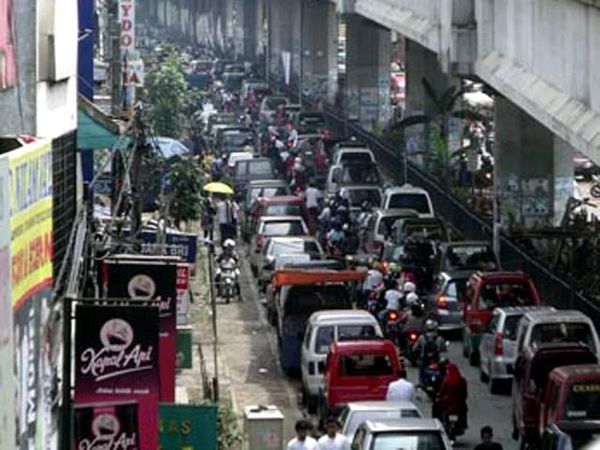 Jalan Kiaracondong Mengular