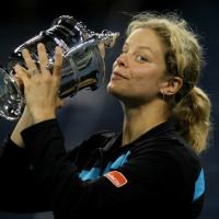 Clijsters Pertahankan Gelar Juara