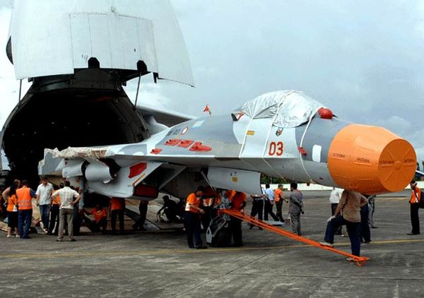 Dua Pesawat Sukhoi Tiba di Makassar