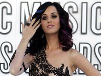 Katy Perry Berbaju Transparan
